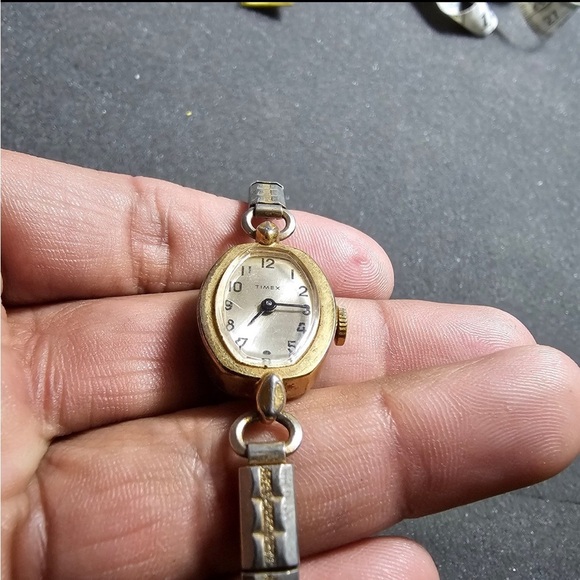 Vintage Timex Cocktail Watch Mechanical Wind Up Gold Tone Needs New Band - Picture 2 of 8